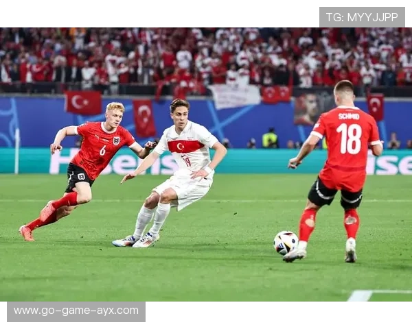 世界足坛格局微调，联赛间人才流动加速